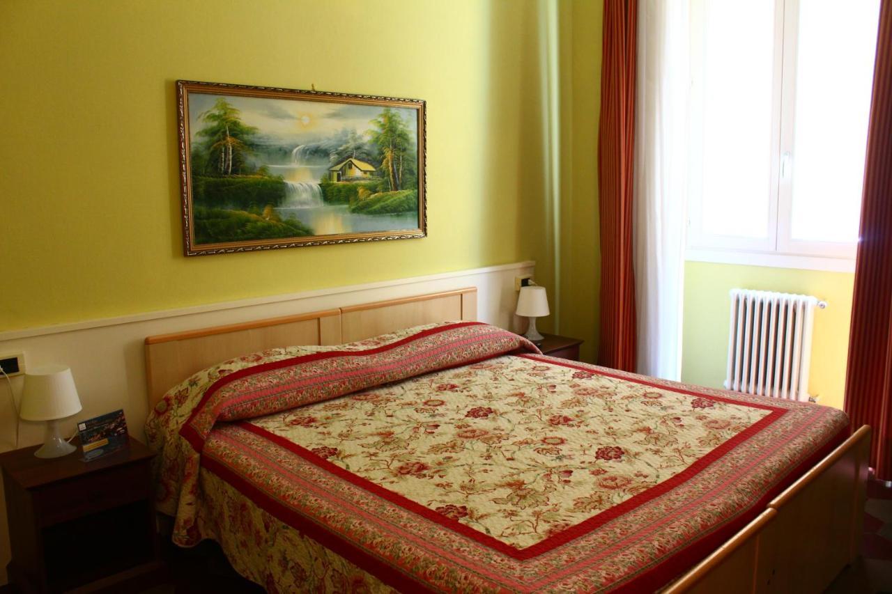 Albergo Del Lago Bellano Bagian luar foto