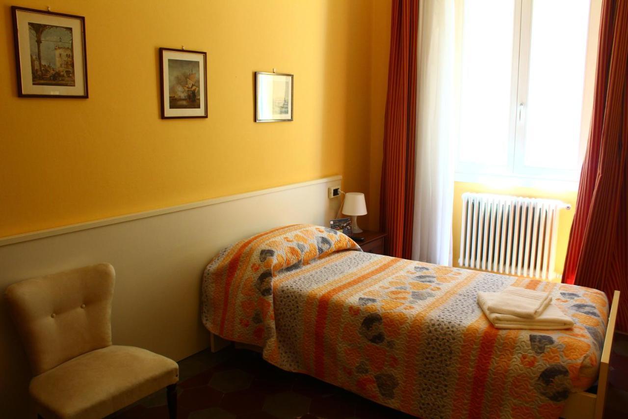 Albergo Del Lago Bellano Bagian luar foto