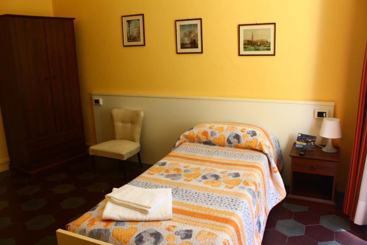 Albergo Del Lago Bellano Bagian luar foto